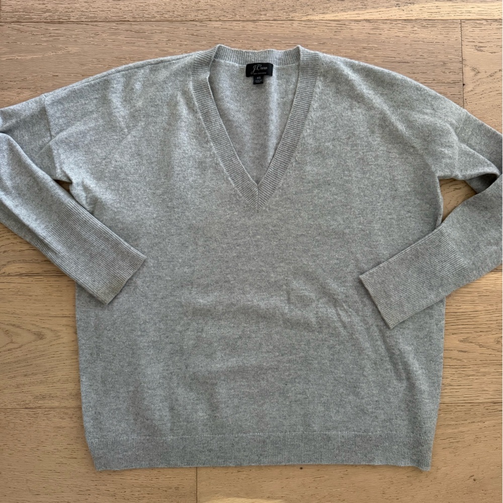 J Crew Women’s Cashmere Gray V-Neck Sweater